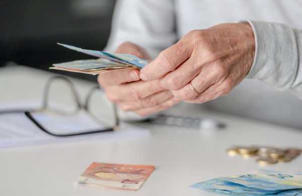 Νωρίτερα θα καταβληθούν οι συντάξεις Νοεμβρίου 2026 - Αναλυτικά οι ημερομηνίες