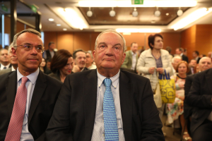 Καραμανλής για υποκλοπές: Παράνομες ή τυπικά νομιμοφανείς παρακολουθήσεις πλήττουν τη Δημοκρατία - Θεσμοί και Δικαιοσύνη χειραγωγούνται