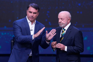 Λούλα - Μπολσονάρου: Στη Βραζιλία κάνουν τα πιο απολαυστικά ντιμπέιτ ever (Βίντεο)