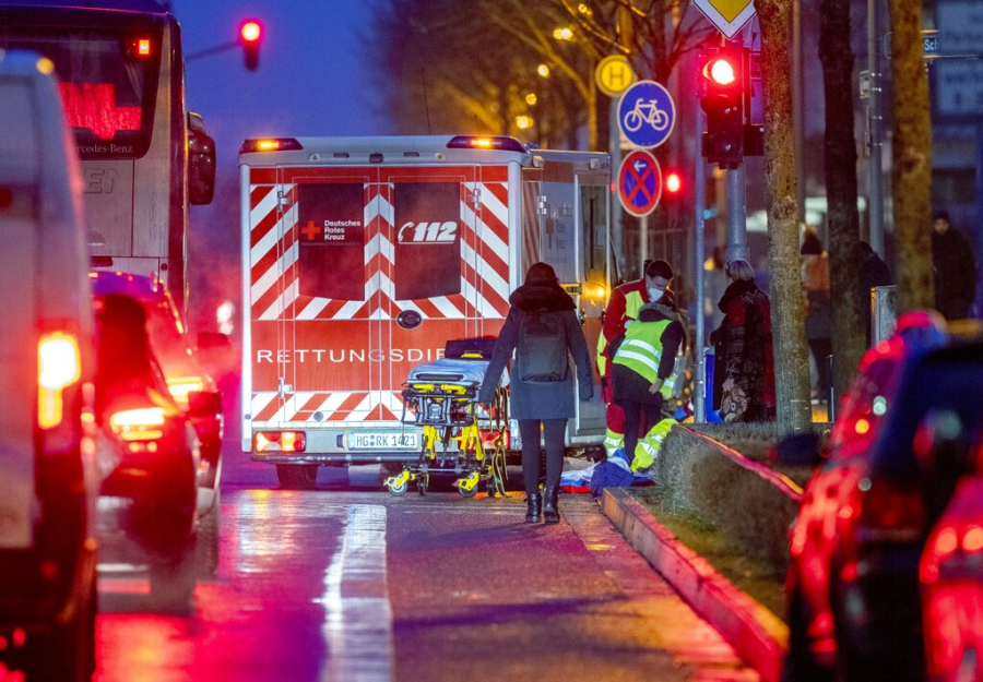 Γερμανία: Σύγκρουση λεωφορείου με μηχανή τρένου - Ένας νεκρός και 10 τραυματίες