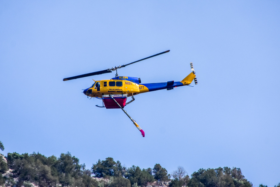 Φωτιά τώρα στη Σπάρτη - Ρίψεις νερού από ελικόπτερα και αεροσκάφη