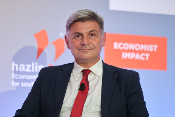 Επίθεση Φαραντούρη σε Ούρσουλα φον ντερ Λάιεν: Οδηγείτε την ΕΕ στην κατάρρευση