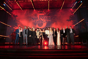 Stranger Things: Κυκλοφόρησαν τα τρία νέα επεισόδια - Πότε έρχεται το φινάλε