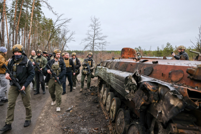 Πόλεμος στην Ουκρανία: Πάνω από 100 πτώματα βρέθηκαν στη Σούμι, εκρήξεις σε πυραυλοφόρο καταδρομικό της Ρωσίας