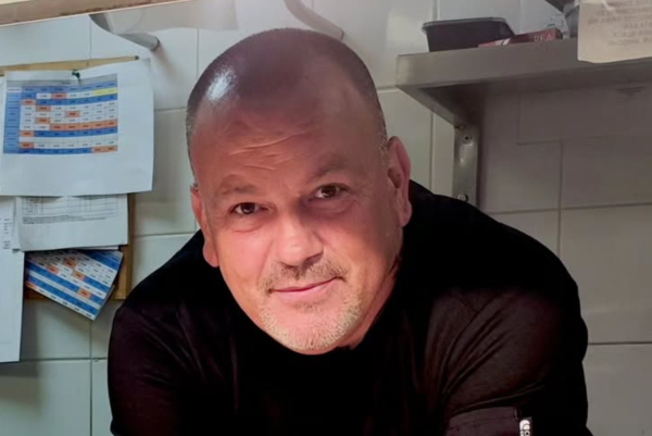 Δημήτρης Σκαρμούτσος: Τρεις φορές πήγα να πεθάνω από υπερβολική δόση (βίντεο)