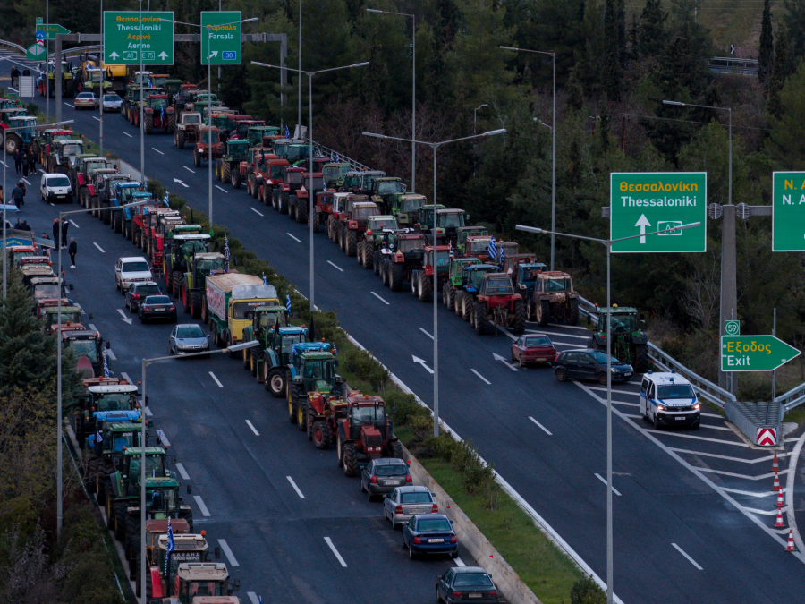 Μαύρα Χριστούγεννα προβλέπουν γαλάζιοι βουλευτές - Οι γκρίνιες και οι εκλογικές απώλειες
