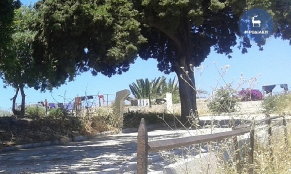 Άπλωσαν μπουγάδα στα τείχη της Παλιάς πόλης της Ρόδου (pics)