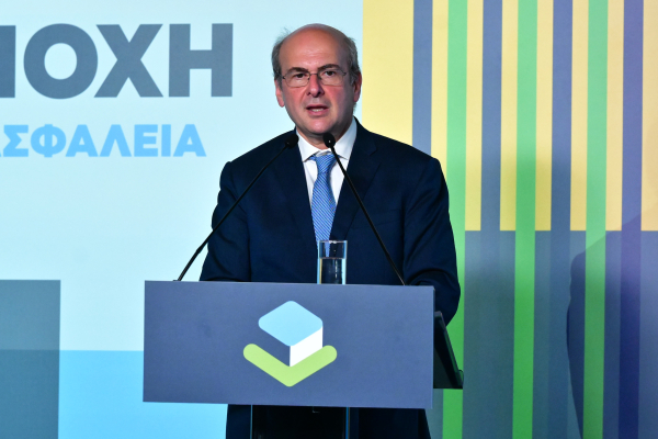 Χατζηδάκης: Ο Τσίπρας επανέρχεται με τα συνθήματα και τα ποσοστά του παρελθόντος