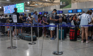 «Σκληρή» η Ε.Ε: Απαγορεύει και επίσημα την έκδοση βίζας στους Ρώσους ταξιδιώτες