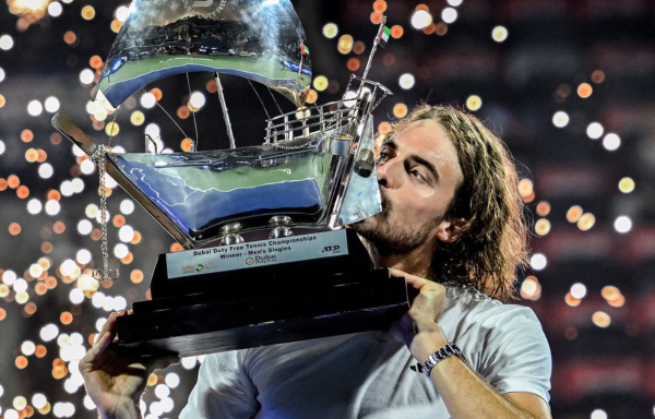 Με αυτή τη νέα ρακέτα ο Τσιτσιπάς επέστρεψε στο Top10