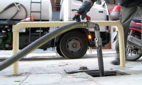 ΕΝΚΑ: Να μειωθεί τώρα ο φόρος και το ΦΠΑ στο πετρέλαιο θέρμανσης