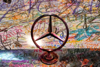 Όπλα εκτός από αυτοκίνητα; Mercedes και Volkswagen στρέφονται προς τον αμυντικό τομέα