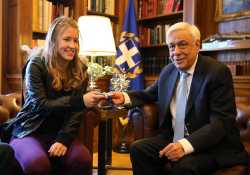 Στον Πρόεδρο της Δημοκρατίας η παγκόσμια πρωταθλήτρια Νεανίδων στο σκάκι