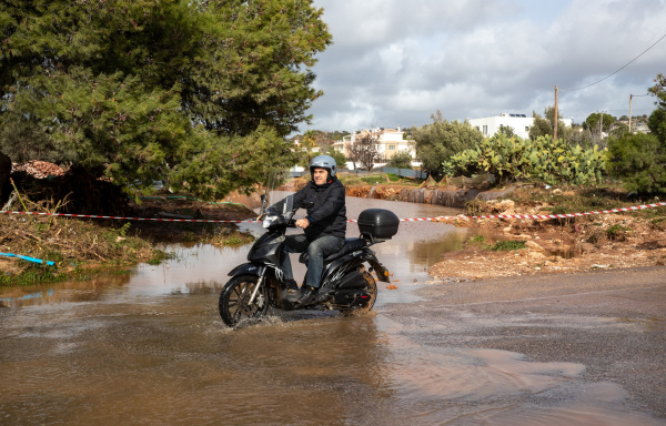 Μηνύματα από το 112 για την κακοκαιρία: Πώς θα κινηθεί, οι «κόκκινες» περιοχές