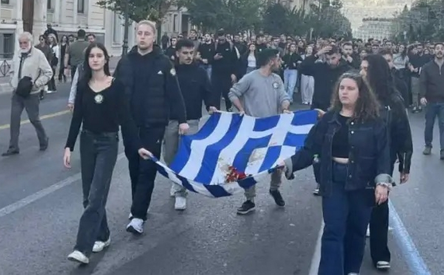 Η κόρη της Φώφης στην κεφαλή της πορείας
