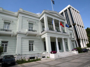 Σκληρή απάντηση Αθήνας σε Ακάρ: Τουλάχιστον υποκριτικό να επικαλείται το διεθνές δίκαιο
