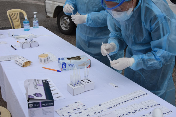 Κρούσματα σήμερα: Ανησυχία για την Αττική - Κάτω από 100 τα κρούσματα στη Θεσσαλονίκη