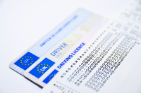 Ποιοι πρέπει να ανανεώσουν το δίπλωμα οδήγησης, πόσα θα πληρώσουν