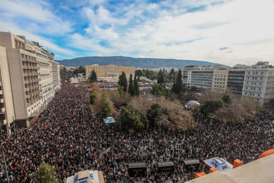 Απεργία 28/2: Η Ελλάδα «υποκλίνεται» στους 57 νεκρούς των Τεμπών - Γενικό «λουκέτο» και 383 συγκεντρώσεις