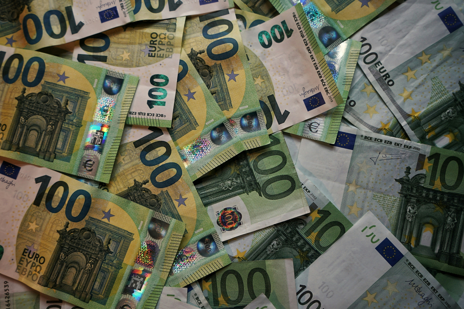 Στο «κόκκινο» οι πληρωμές μεταξύ επιχειρήσεων – Οκτώ στα δέκα τιμολόγια εξοφλούνται με καθυστέρηση