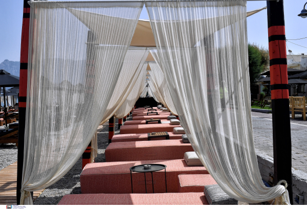 Οι «χρυσές» ξαπλώστρες στην Ευρώπη -Πού αγγίζουν τα 700 ευρώ