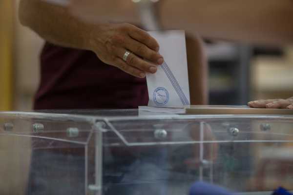 Δημοψήφισμα: Κανένα πρόβλημα στα εκλογικά κέντρα λέει η ΕΛΑΣ