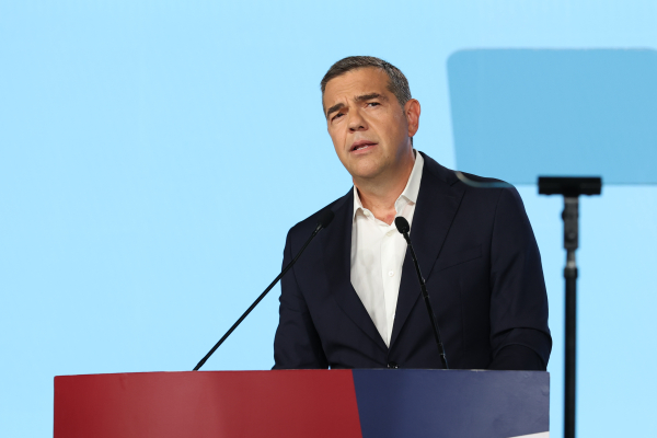 ΝΔ-ΠΑΣΟΚ: Πριν τελειώσει την ομιλία του ο Τσίπρας έβγαλαν την ...κοστολόγηση των προτάσεών του!
