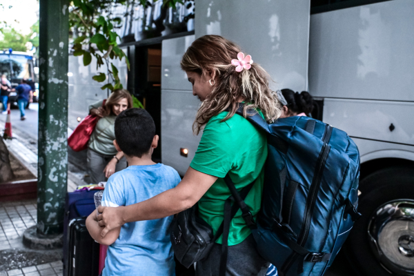 Eurostat: Η Ελλάδα καταγράφει από τα χαμηλότερα ποσοστά μονογονεϊκών οικογενειών στην Ευρώπη