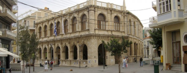 Κατοικίες και εργασία για αστέγους αναζητά ο Δήμος Ηρακλείου