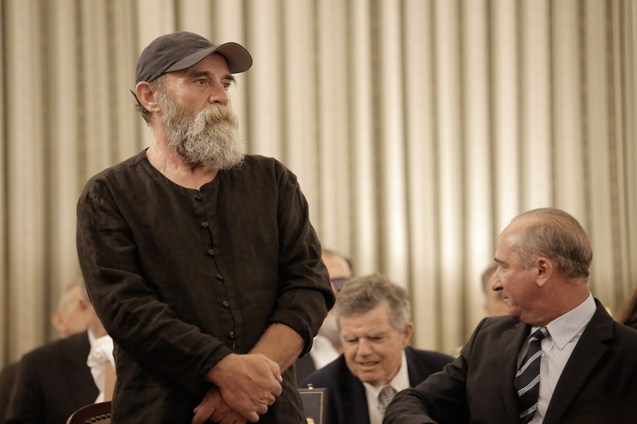 Η απόδειξη από φρουτάκια «πρόδωσε» τον «Άλλο Άνθρωπο» - «Έχω πέσει από τα σύννεφα» απαντά ο Πολυχρονόπουλος