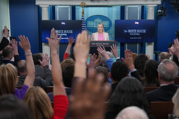 Λευκός Οίκος: Σχέδια του αμερικανικού στρατού για να μείνουν ανοιχτά τα Στενά του Ορμούζ