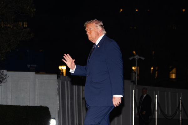 Τραμπ σε Ιράν: Αφαιρέστε αμέσως τυχόν νάρκες από τα Στενά του Ορμούζ, αλλιώς συνέπειες άνευ προηγουμένου