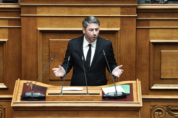 ΠΑΣΟΚ: Ή γίνεται τώρα ο άλλος πόλος ή αλλάζει στρατηγική