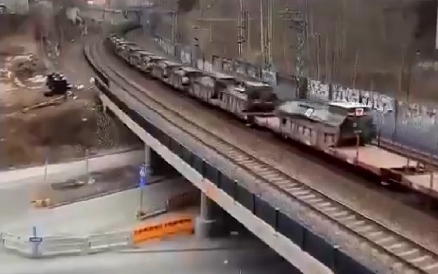 Η Φινλανδία μεταφέρει άρματα για προγραμματισμένη άσκηση (βίντεο)