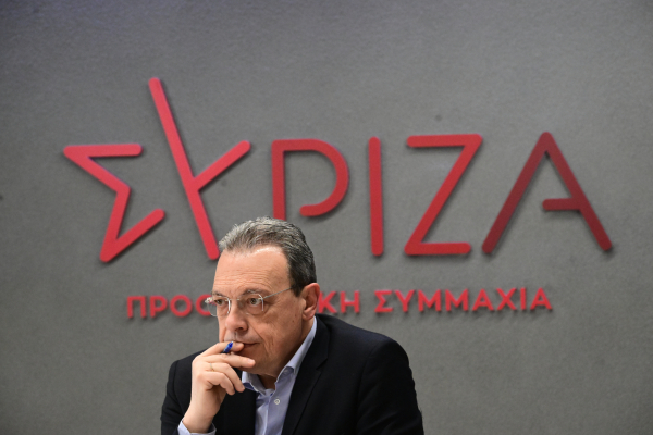 Συνάντηση Φάμελλου - Παπαϊωάννου: «Καπνός» συνεργασίας του ΣΥΡΙΖΑ με την ανεξάρτητη βουλευτή