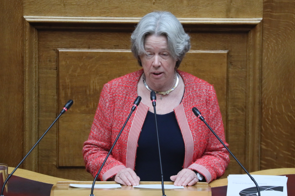 Στην παρουσίαση η Λινού;