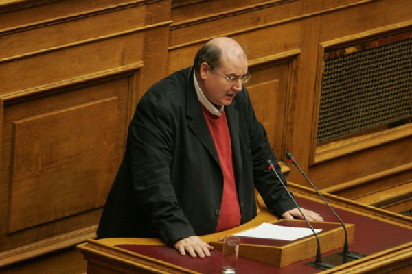 Φίλης για Σκοπιανό: Σημίτης, Παπανδρέου, Αβραμόπουλος, Καραμανλής να βγουν να πουν την αλήθεια