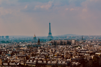 Στο Παρίσι «κυνηγάνε» το Airbnb, έρχονται απαγορεύσεις