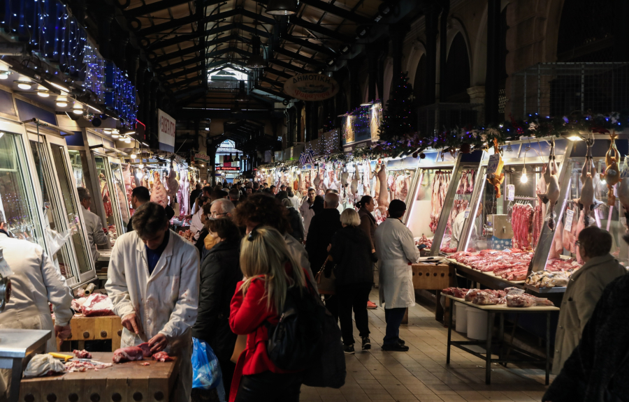 Πάσχα 2025: Πόσο πιο ακριβό θα είναι φέτος το αρνί, τι επηρεάζει τις τιμές