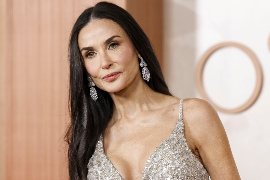 Ντέμι Μουρ: Ανακηρύχθηκε η πιο όμορφη γυναίκα του κόσμου για το 2025 από το περιοδικό People