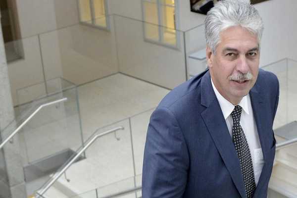 Αυστριακός ΥΠΟΙΚ Σέλινγκ: Η Ελλάδα θα παραμείνει στο ευρώ