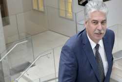 Αυστριακός ΥΠΟΙΚ Σέλινγκ: Η Ελλάδα θα παραμείνει στο ευρώ