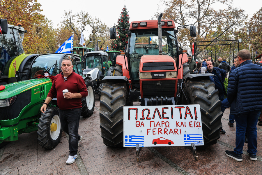 Νέο μπλόκο αγροτών στη Βοιωτία