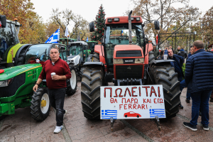 Νέο μπλόκο αγροτών στη Βοιωτία