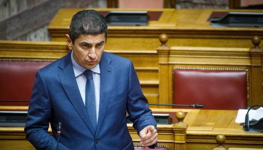 «Ο Αυγενάκης άρχισε να με βρίζει, να με απειλεί»: Η κατάθεση του υπαλλήλου του αεροδρομίου