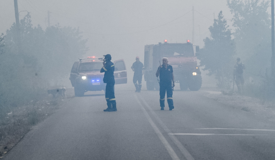 Χωρίς ενεργό μέτωπο η φωτιά στην Ηλεία: Σε επιφυλακή η Πυροσβεστική - Πού έχει διάσπαρτες εστίες