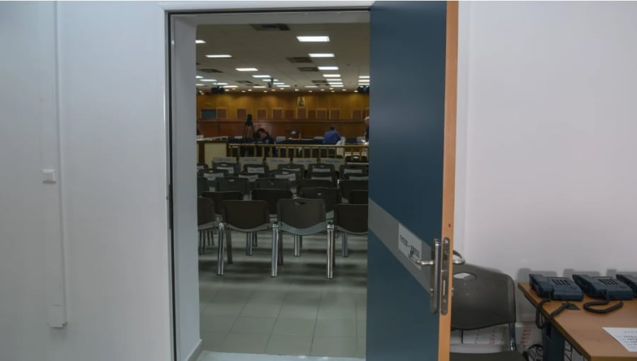 Καταγγελία για αποβολή επιτυχουσών από την ΕΣΔΙ λόγω ηλικίας