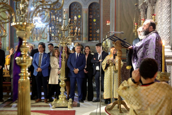 Στα Σεπόλια παρέστη στα 12 Ευαγγέλια ο Γιώργος Πατούλης