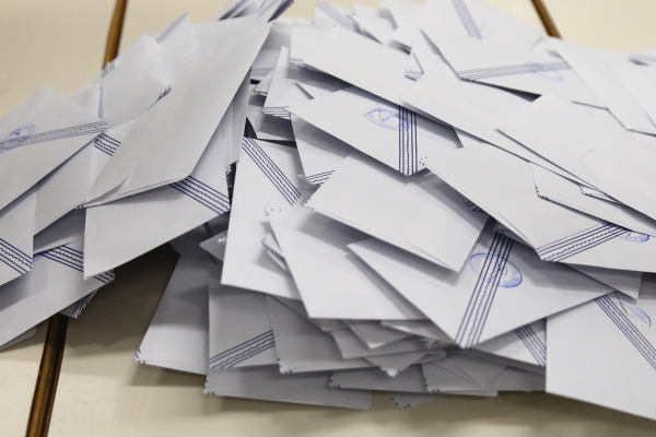 Εκλογές 2023: Ανακατανομή εδρών με «κερδισμένους» και «χαμένους», τι αλλάζουν οι... καραμπόλες