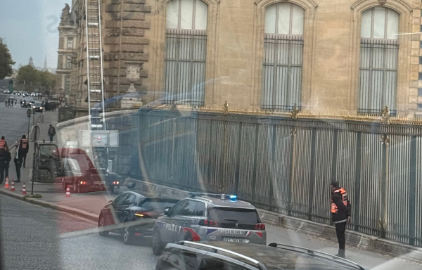 Παρίσι: Έκλεισε το μουσείο του Λούβρου μετά από ληστεία (βίντεο)